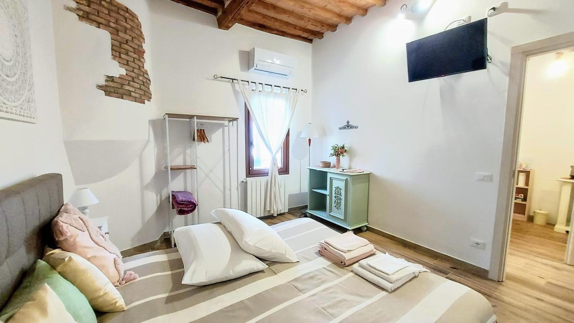 La Garitta - Tra E Livorno Free Parking Ac Affittacamere Pisa